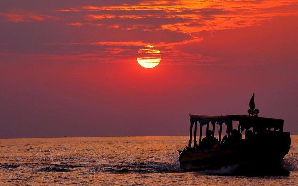 Tara Riverboat Sunset Cruise siemreap cambodia