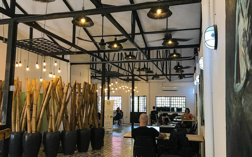 footprints cafe's siem reap cambodia